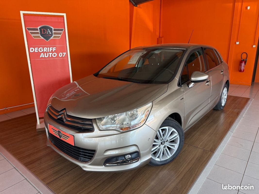 CITROEN C4 C4 e-HDi 115 Attraction (image 1)