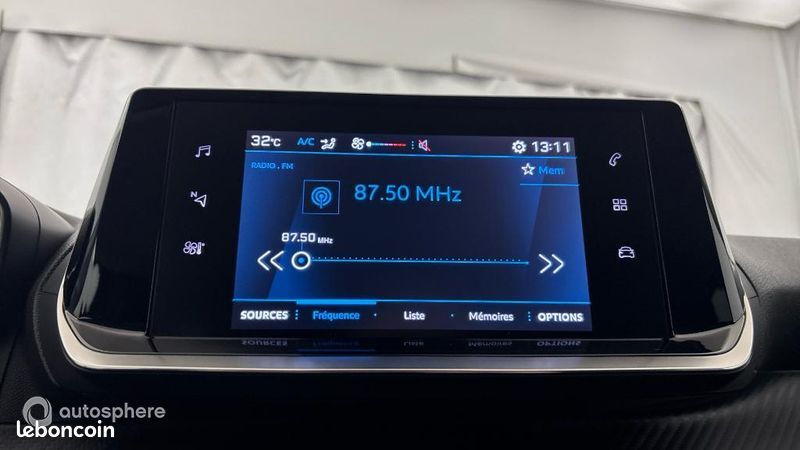 Peugeot 208 1.2 PureTech 100ch S&S Style (image 18)