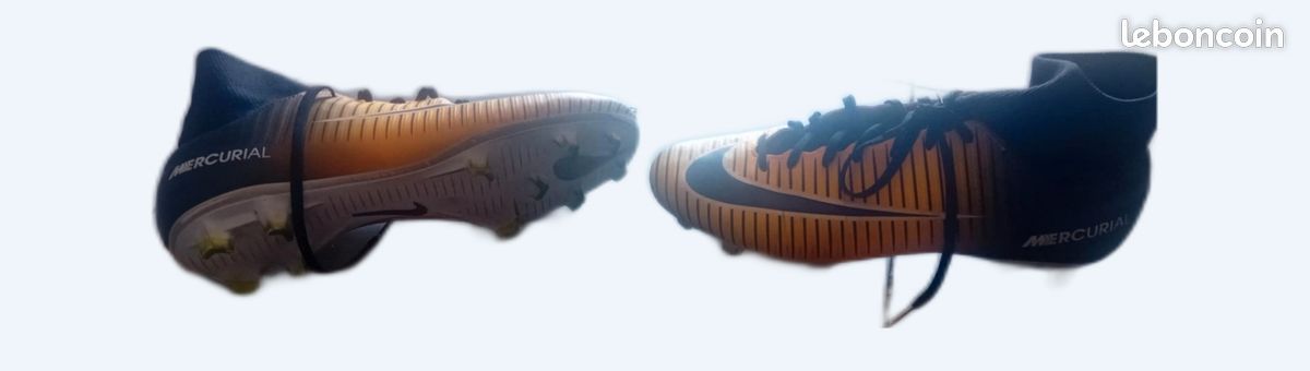 Vend crampon nike (image 1)