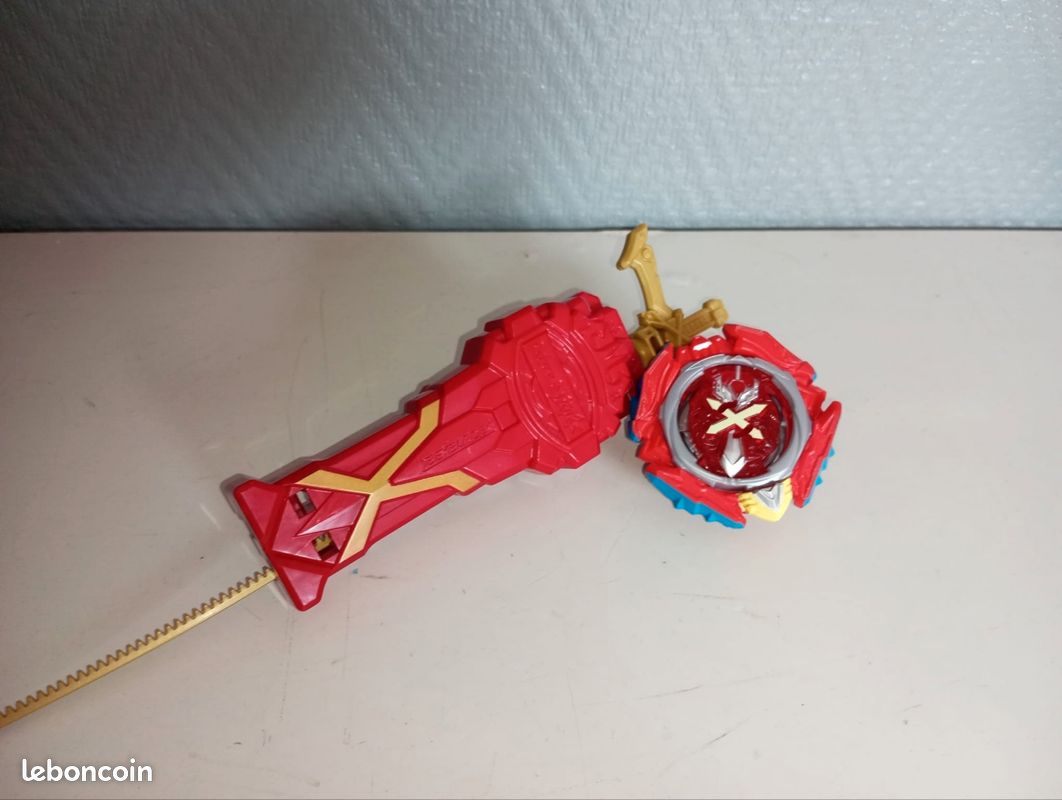 Toupie Beyblade Xcalius (image 1)