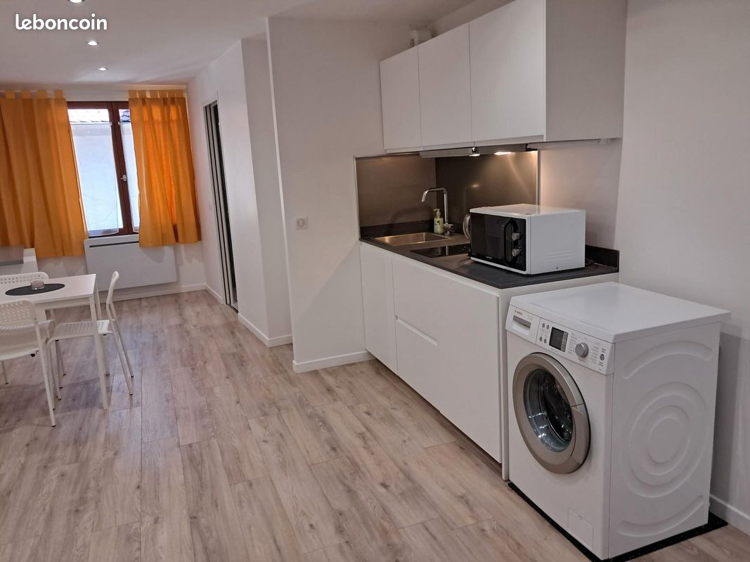 Appartement 1 pièce 28 m² · à Annecy · 28 m² · 1 050 €/mois