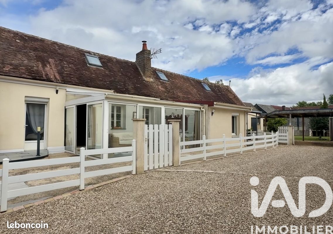 Maison 5 pièces 174 m² · à Auneuil · 174 m² · 355 000 €