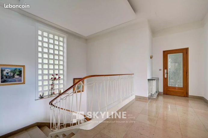 Villa 9 pièces 285 m² — 19