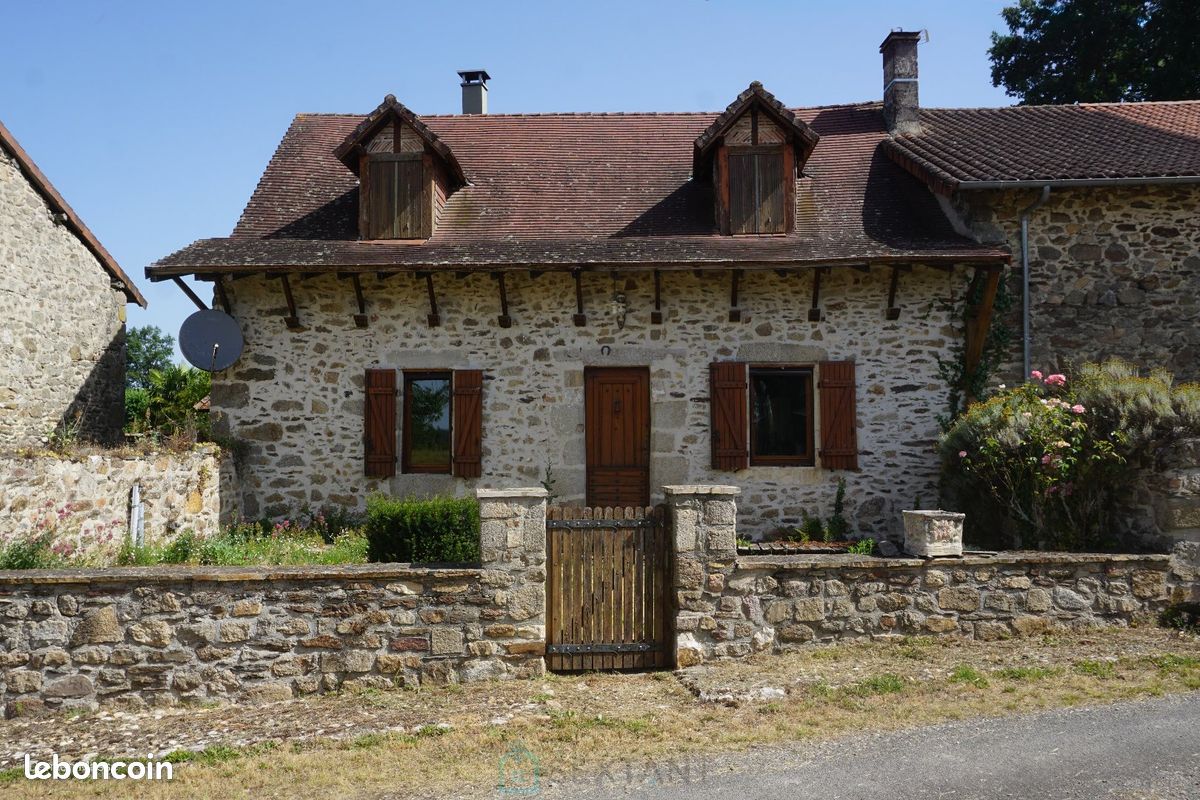Maison 5 pièces 230 m² · à Saint-Saud-Lacoussière · 230 m² · 175 000 €