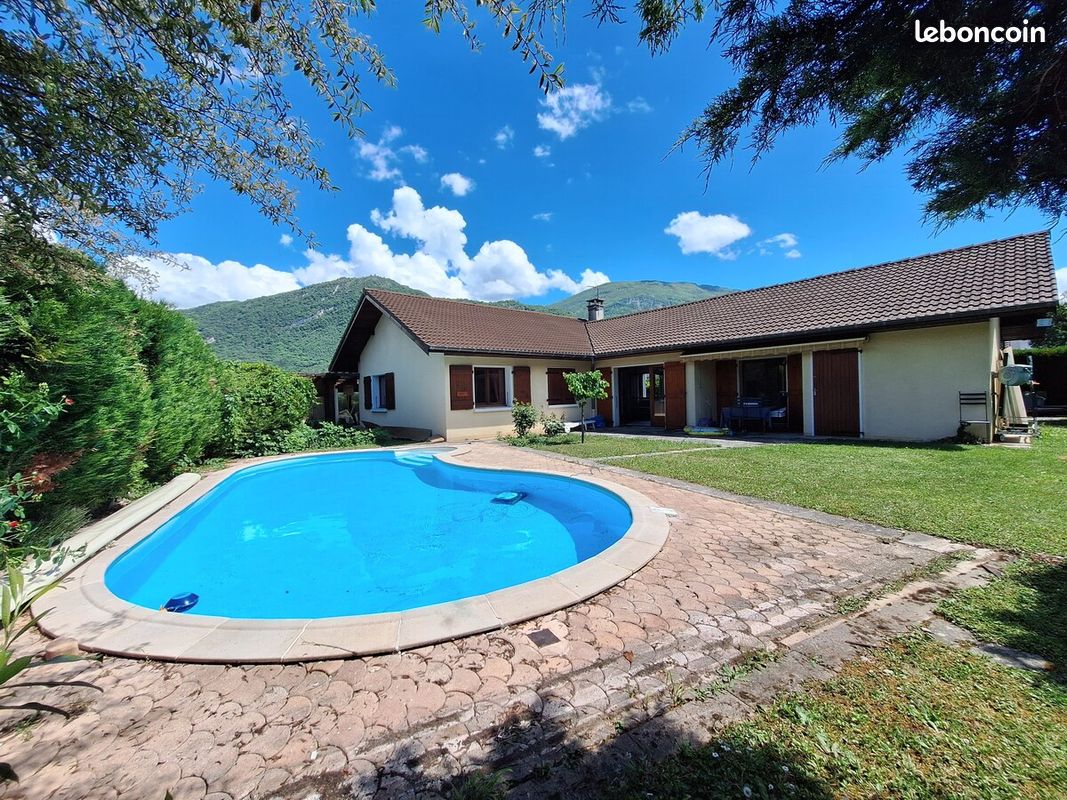 Maison 5 pièces 115 m² · à Challes-les-Eaux · 115 m² · 515 000 €