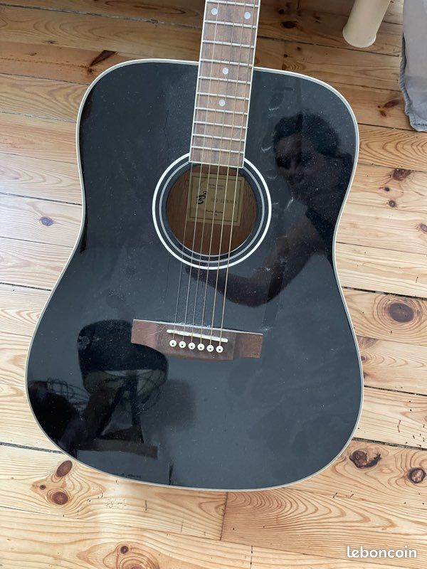 Guitare acoustique gaucher + housse de transport + support mural (image 2)