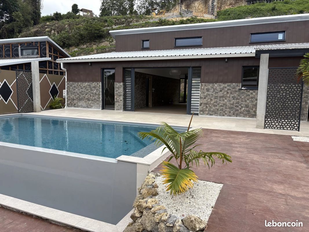 Maison 4 pièces 154 m² · à Les Abymes · 154 m² · 2 800 €/mois