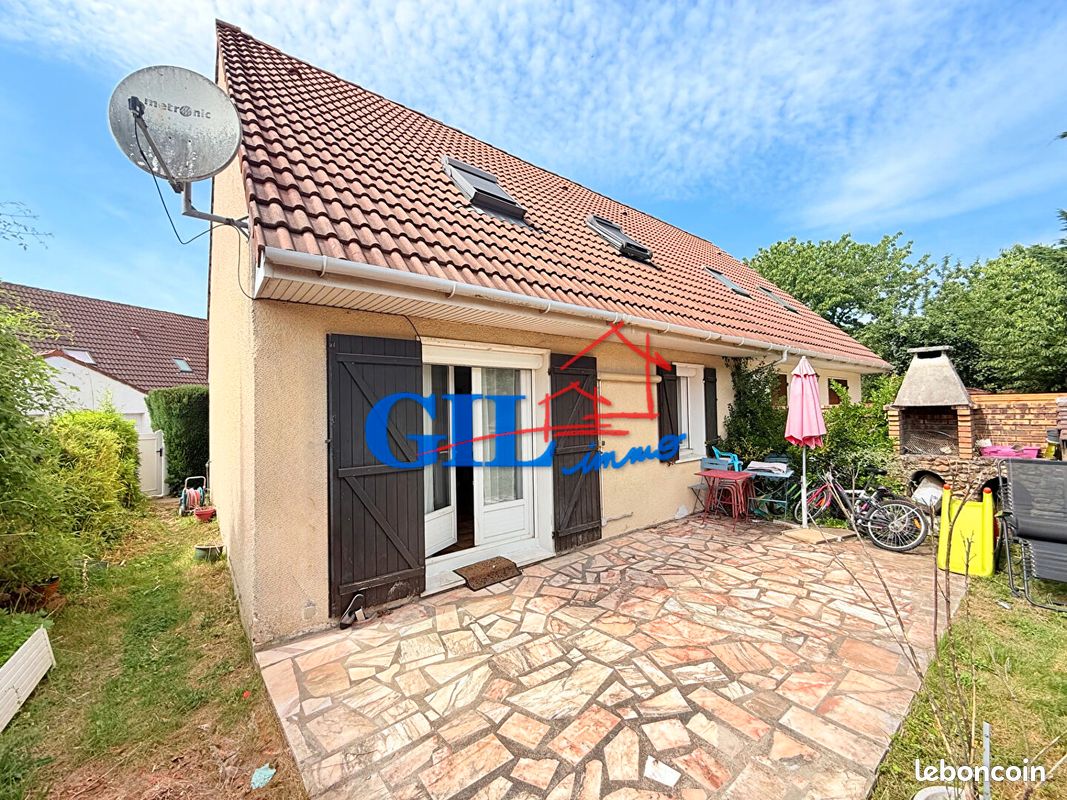 Maison 5 pièces 93 m² · à Savigny-le-Temple · 93 m² · 244 000 €