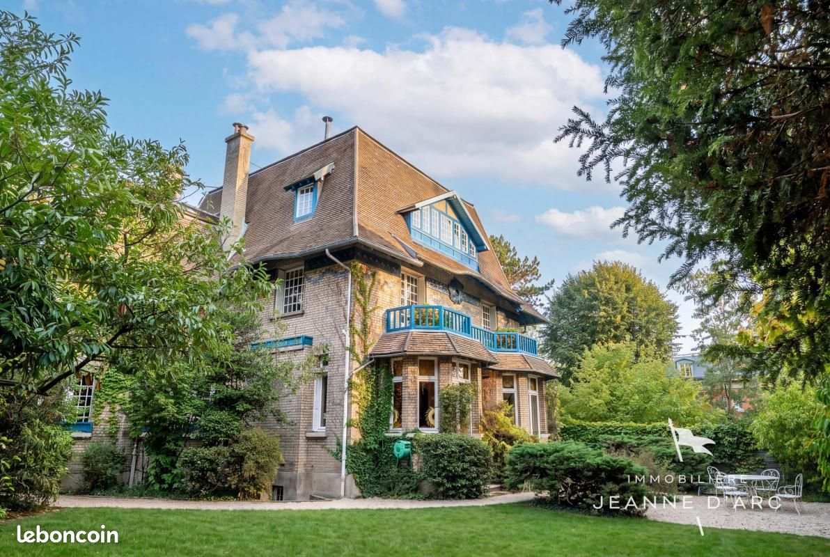 Appartement 4 pièces 145 m² · à Versailles · 145 m² · 1 352 000 €