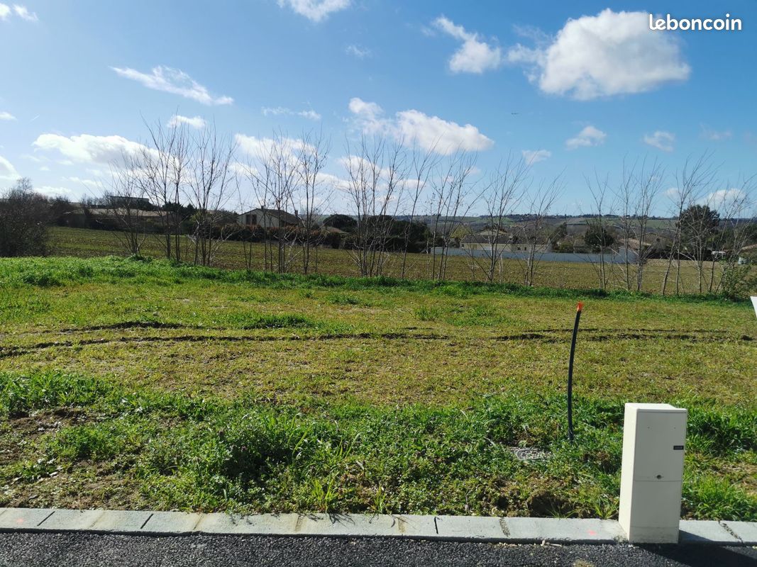 Terrain à bâtir de 1500 m² à GARGAS (31) · 140 000 €