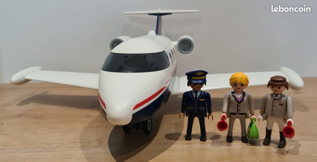 Playmobil avions + personnages (image 1)