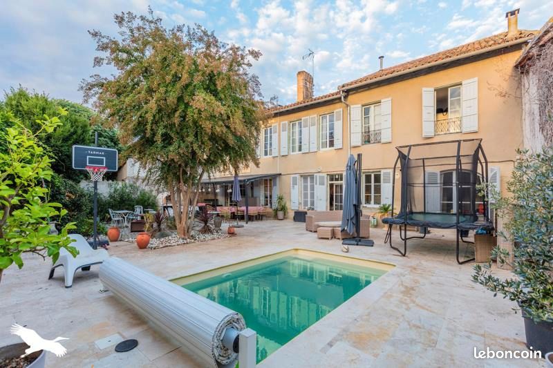 Maison 10 pièces 342 m² · à Fleurance · 342 m² · 467 000 €