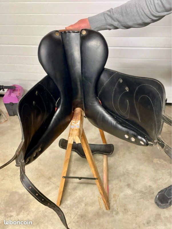 Selle De Dressage Neuve Cuir – Monorabats – Arçon Interchangeable – Taille Ajustable