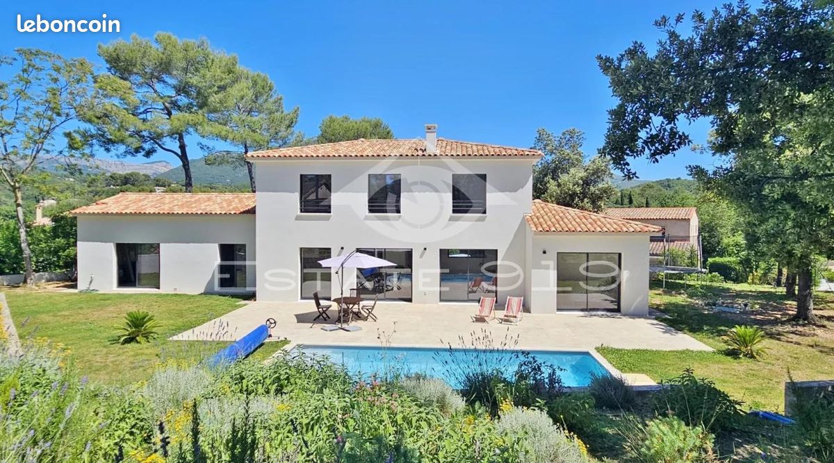 Maison 6 pièces 163 m² · à Roquefort-les-Pins · 163 m² · 1 360 000 €