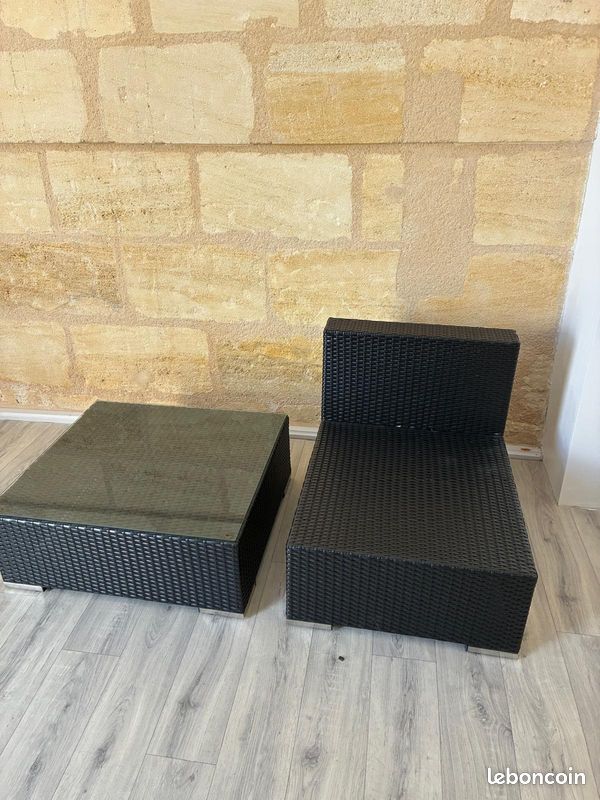 Fauteuil et table d'extérieur (image 6)