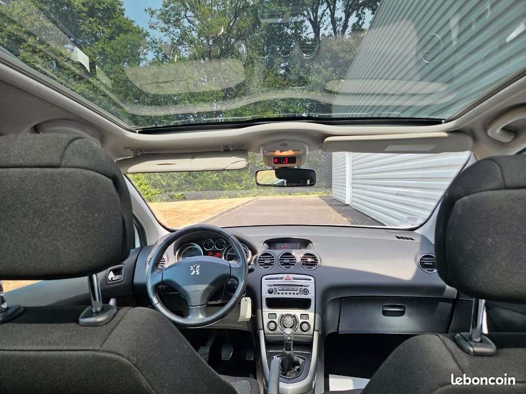 Peugeot 308 SW 1.6 HDi 90 CV Premium Pack – Toit Panoramique – CT OK - Révisé ✅️ (image 3)