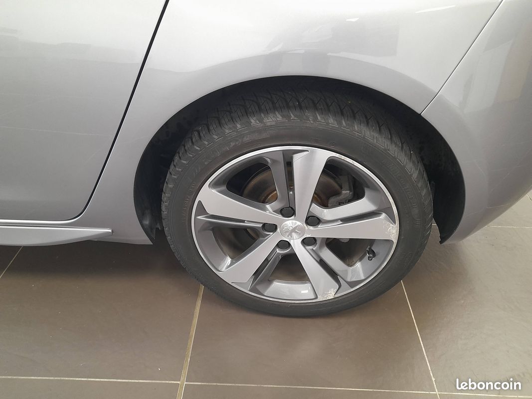 PEUGEOT 308 PureTech 130ch S&S EAT8 GT (image 16)