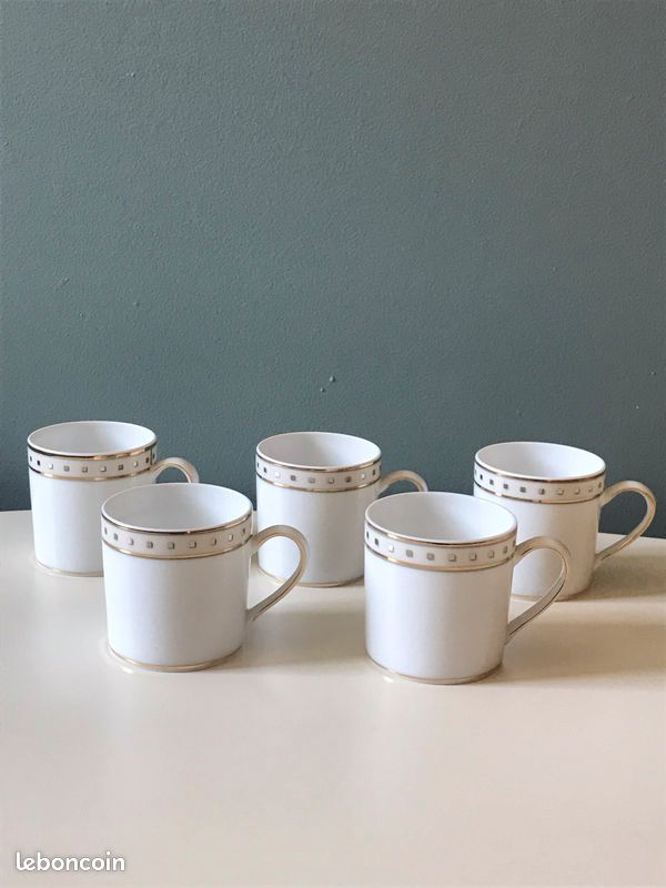 CHRISTOFLE - 5 tasses à café en porcelaine modèle Babylone (image 2)