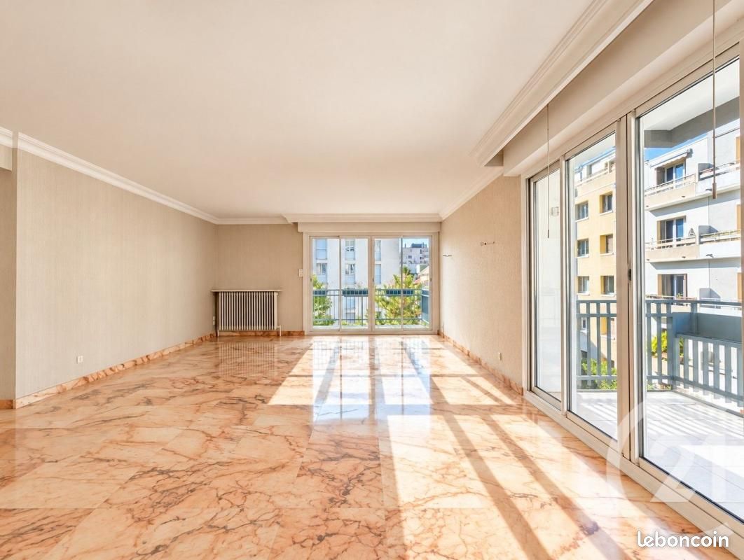 Appartement 4 pièces 102 m² · à Grenoble · 102 m² · 219 000 €