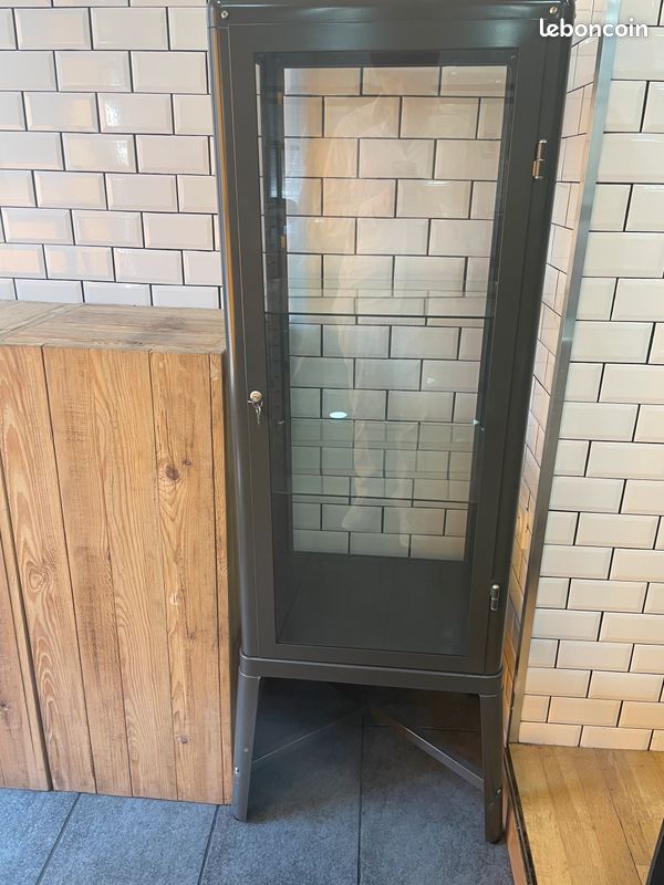Meuble en verre (image 1)