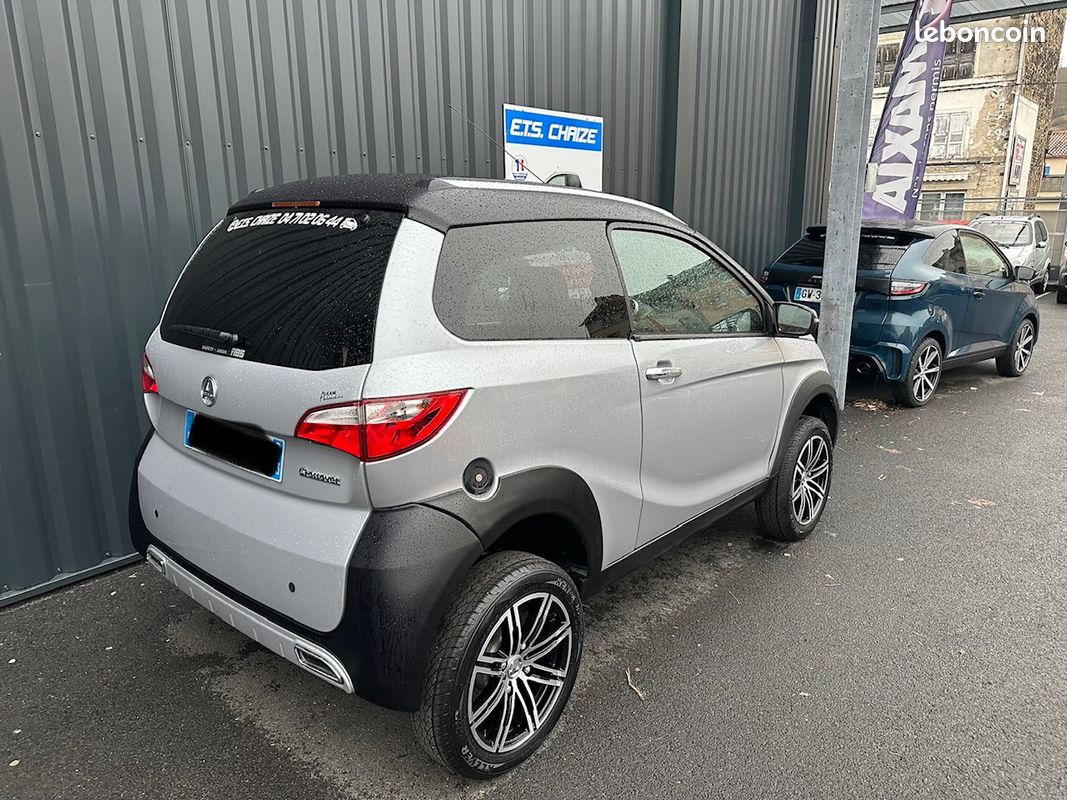Voiture sans permis AIXAM CROSSOVER ABS 1IERE MAIN CHEZ ETS CHAIZE DES 14 ANS LIVRAISON A DOMICILE DANS TOUTE LA FRANCE (image 5)