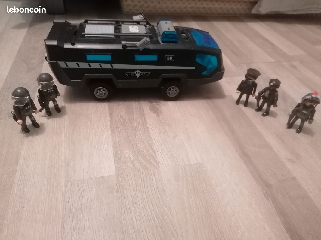 Véhicule d'intervention Police Playmobil (image 1)