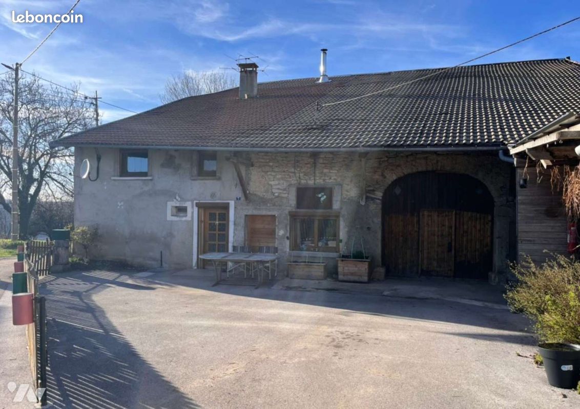 Maison 5 pièces 121 m² · à Sirod · 121 m² · 197 000 €