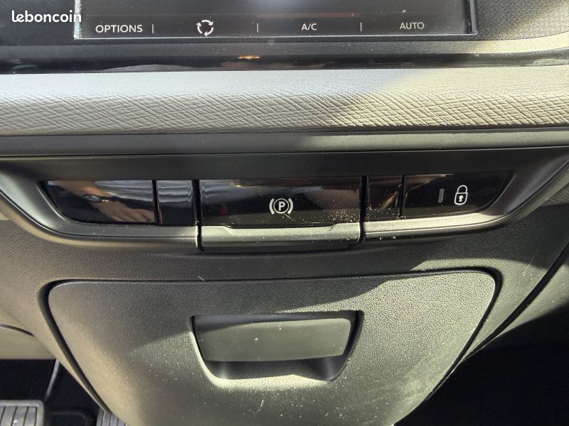 Citroen C4 PICASSO BLUEHDI 120CH FEEL S&S EAT6 (image 21)