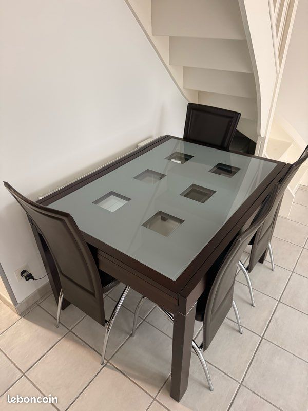 Table (image 1)