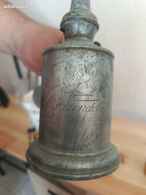 Lampe a huile ancienne vintage hirondelle (image 1)