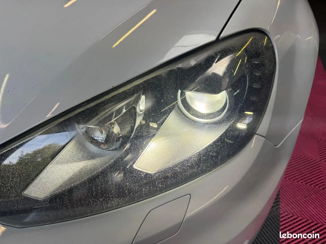 Volkswagen GOLF 6 GTI 2.0 TSI DSG Adidas / Dynaudio / Toit ouvrant panoramique / Sièges Chauffants (image 8)