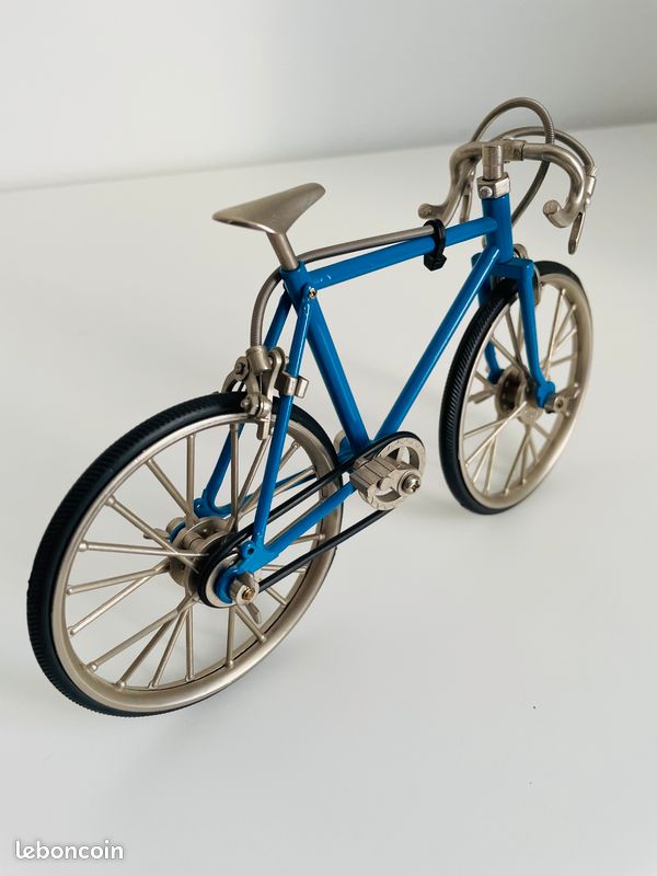 Mini Vélo Pliable 1:10 – Modèle Bleu En Alliage – 17x10,5 Cm – Décoratif Et Interactif