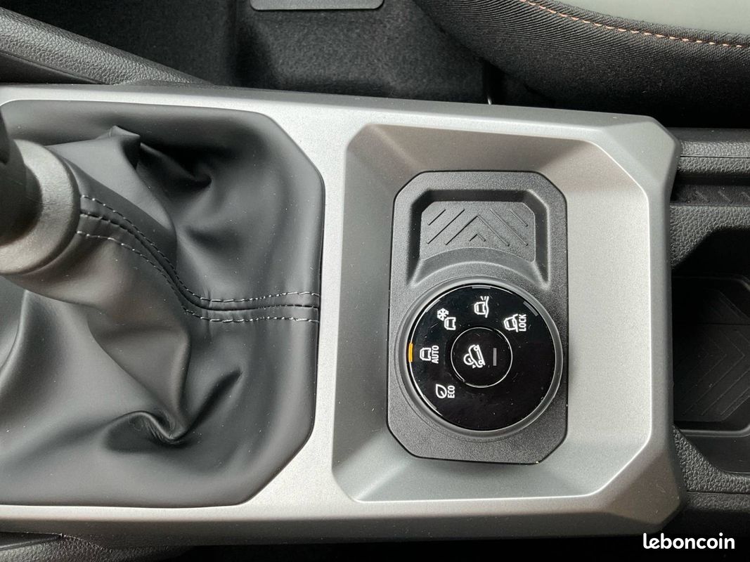 DACIA Duster Mild Hybrid 130 4x4 Extreme (image 25)