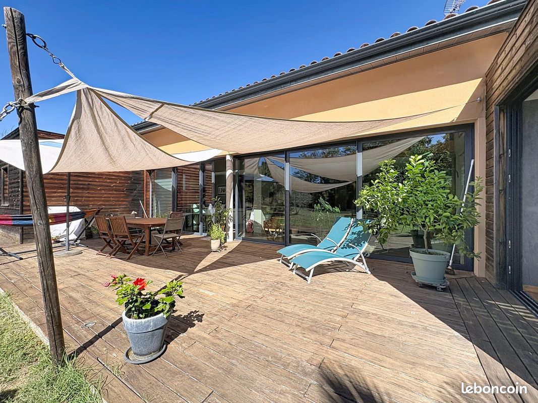 Maison 7 pièces 221 m² · à Lamothe-Capdeville · 221 m² · 422 000 €