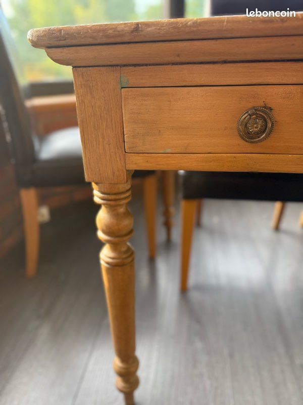 Table en châtaignier (image 2)