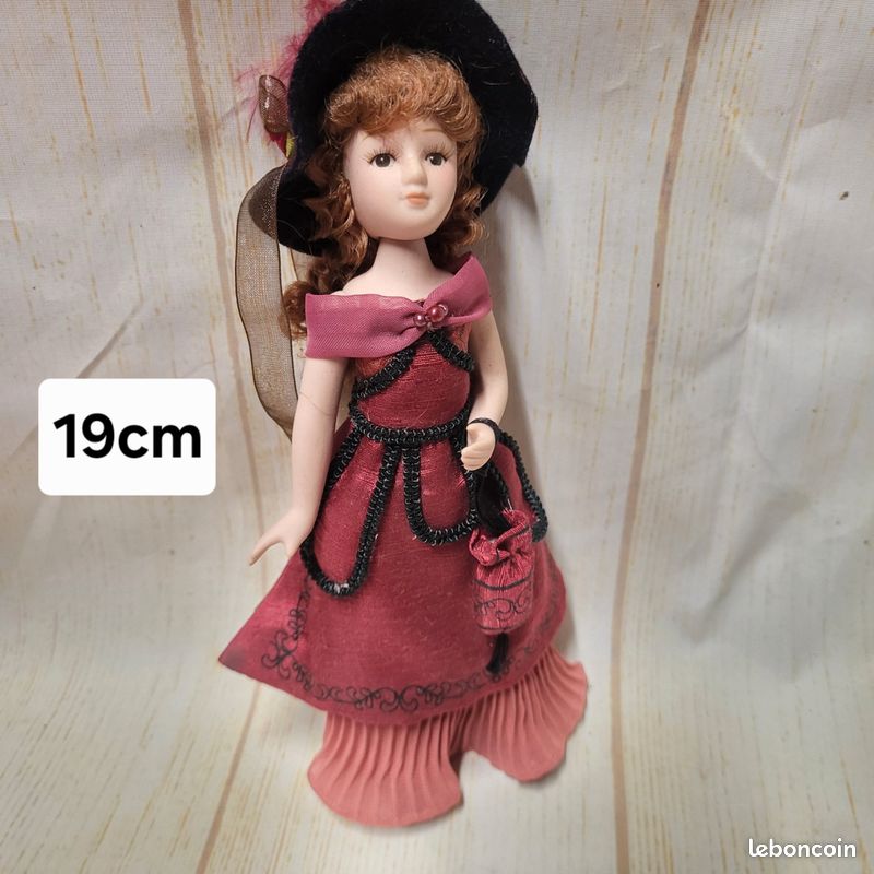 Petite poupée en porcelaine : Achat occasion | Poupées Corolle 12-24 mois Bon état