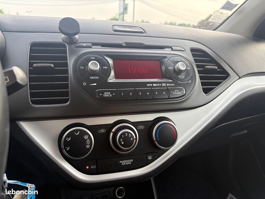 Kia Picanto Urban Spicy 1.0 69 ch (image 18)
