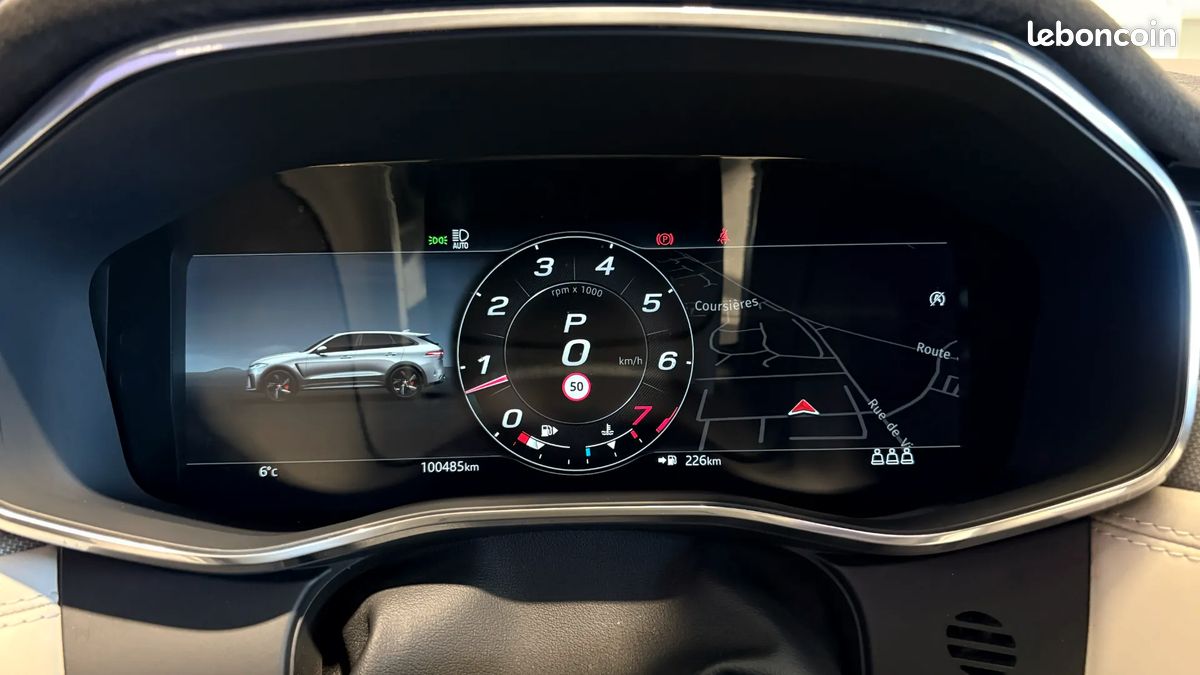 Jaguar F-Pace SVR 5.0 550ch 4x4 - Rare Phase 2 - Toit ouvrant - Son Meridian - Sièges AV/AR et volant chauffants (image 8)