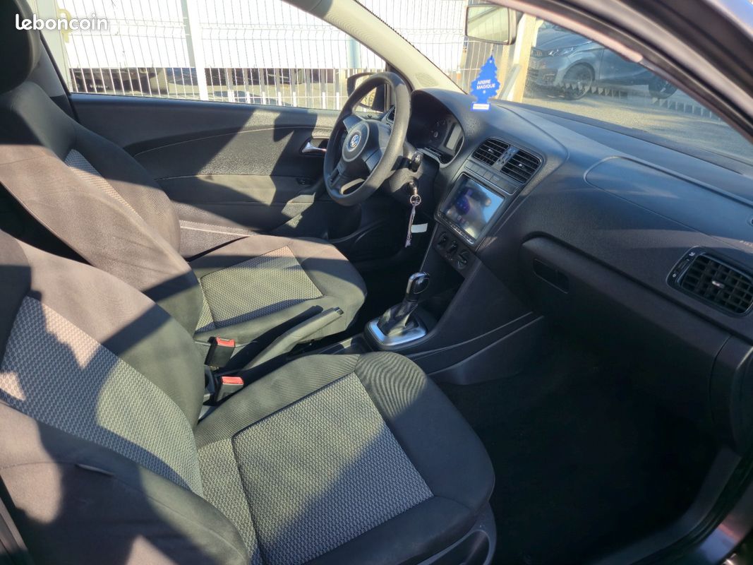 Volkswagen POLO V Style DSG 1.6 tdi 90 cv carplay a saisir (image 9)