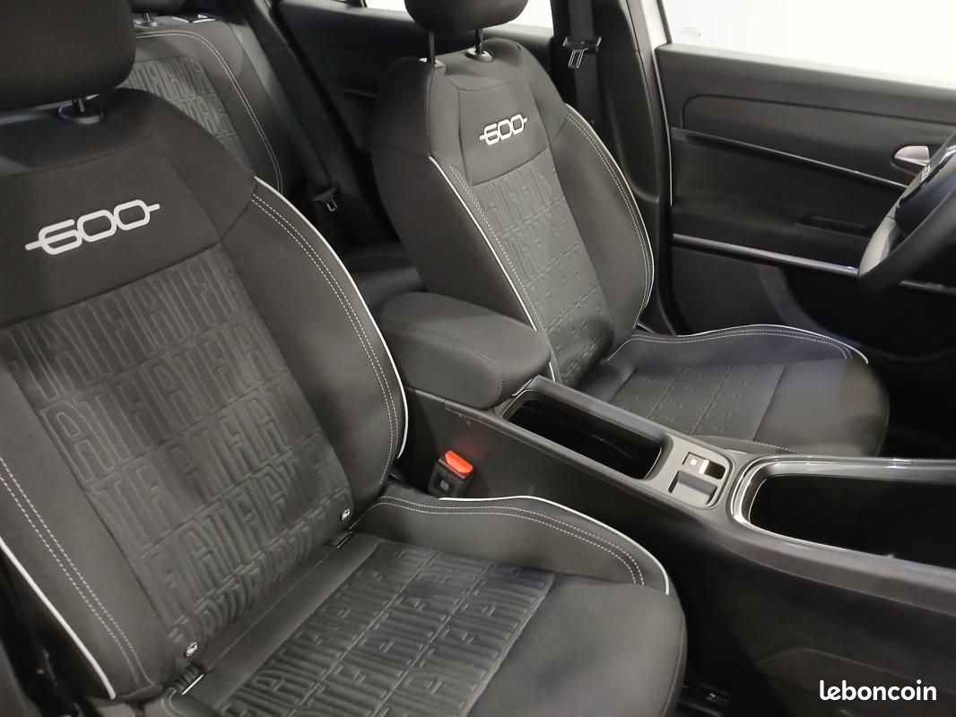 Fiat 600 T-Gen 3 1.2 Hybrid 145ch eDCT6 Pop (image 6)