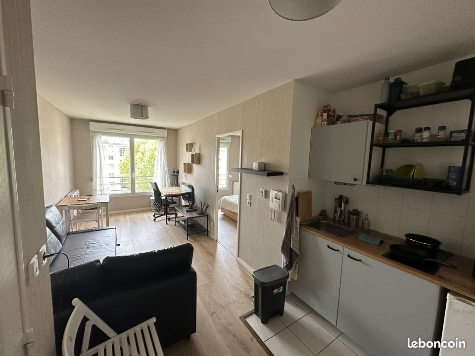 Appartement 2 pièces 35 m² · à Bron · 35 m² · 748 €