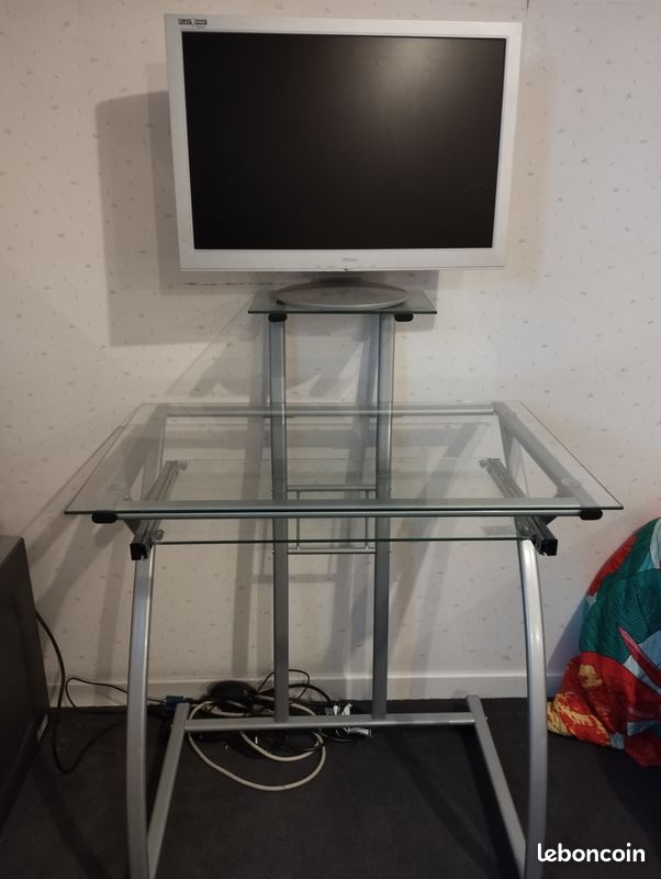 Bureau (image 1)