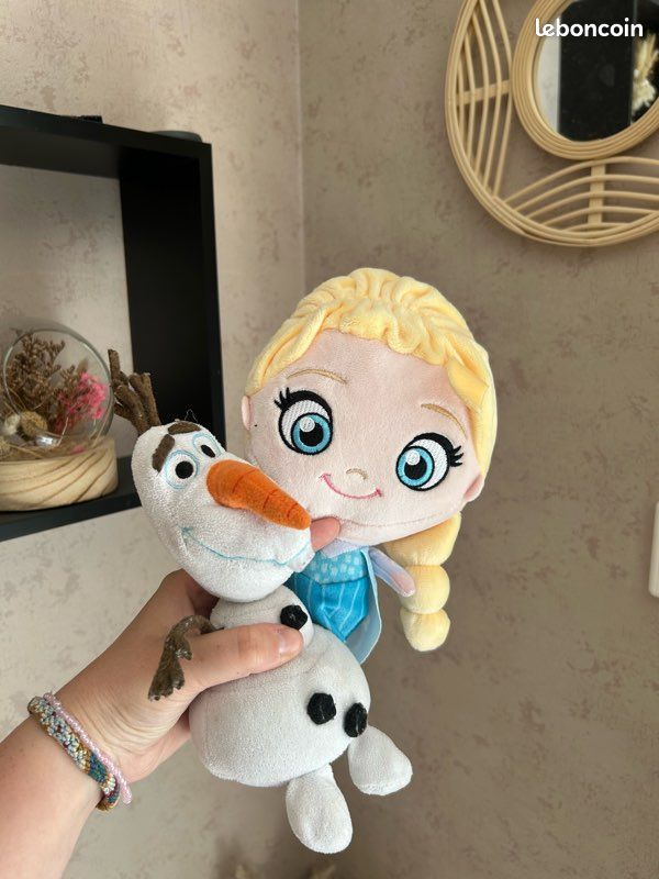 Lot peluche reines des neiges (image 1)