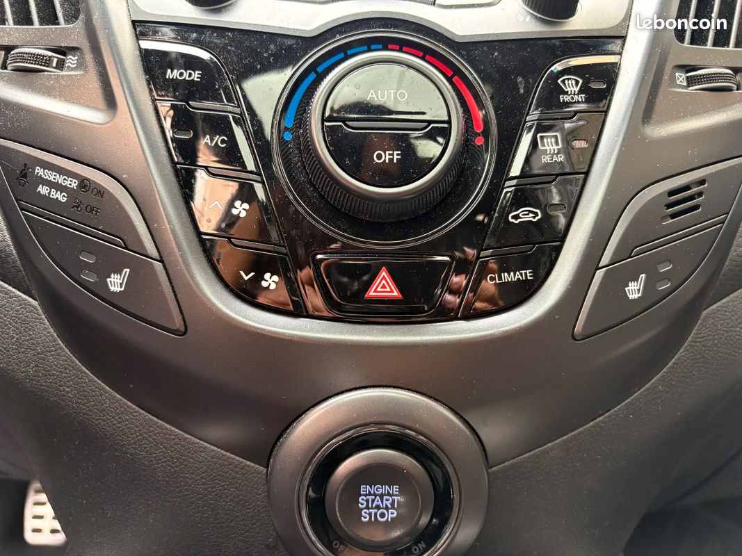 Hyundai VELOSTER Turbo 1.6 T-GDI 186 ch (image 32)