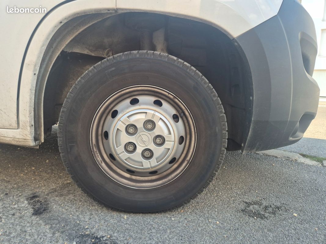 Opel movano vu fourgon 2.2 d 140 3t0 l3h2 essentia / garantie 6 mois (image 17)