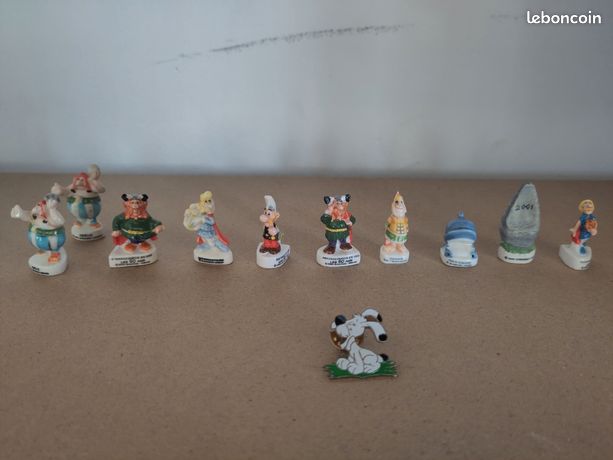 Lot Collector Astérix Et Obélix - Maison Astérix, Figurines, Masque, Pins Années 60-70