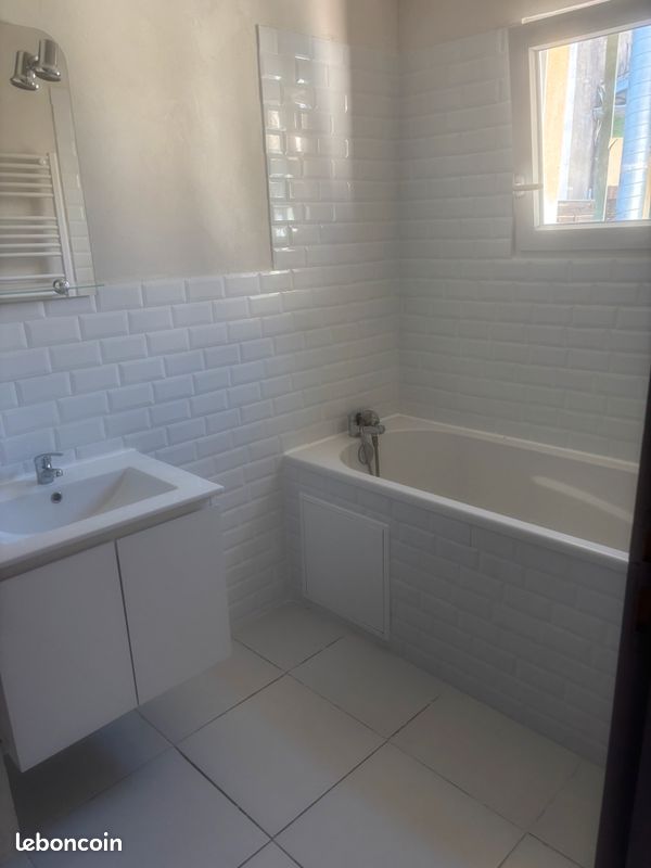 Appartement 1 pièce 30 m² · à Nîmes · 30 m² · 545 €