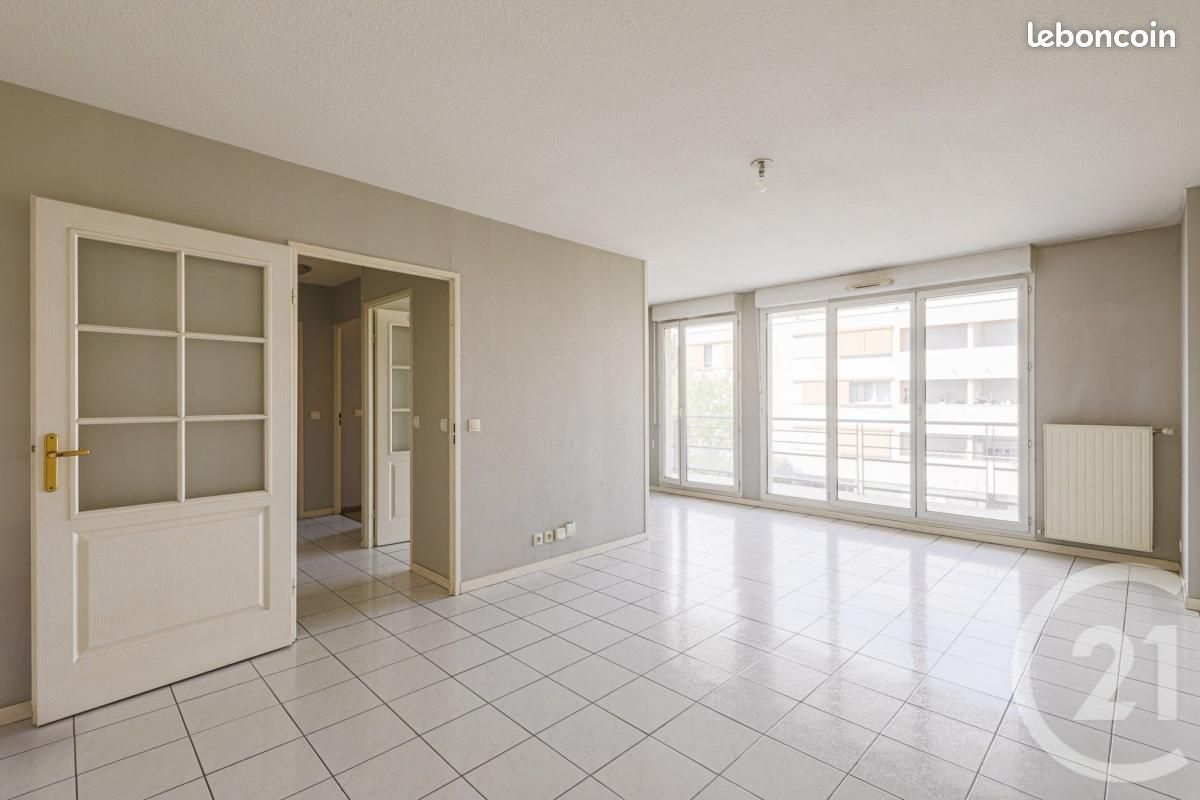 Appartement 2 pièces 48 m² · à Saint-Martin-d'Hères · 48 m² · 122 000 €
