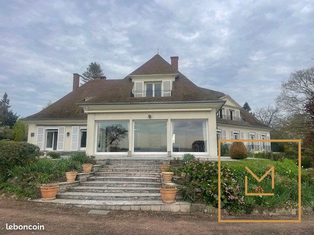 Maison 9 pièces 450 m²