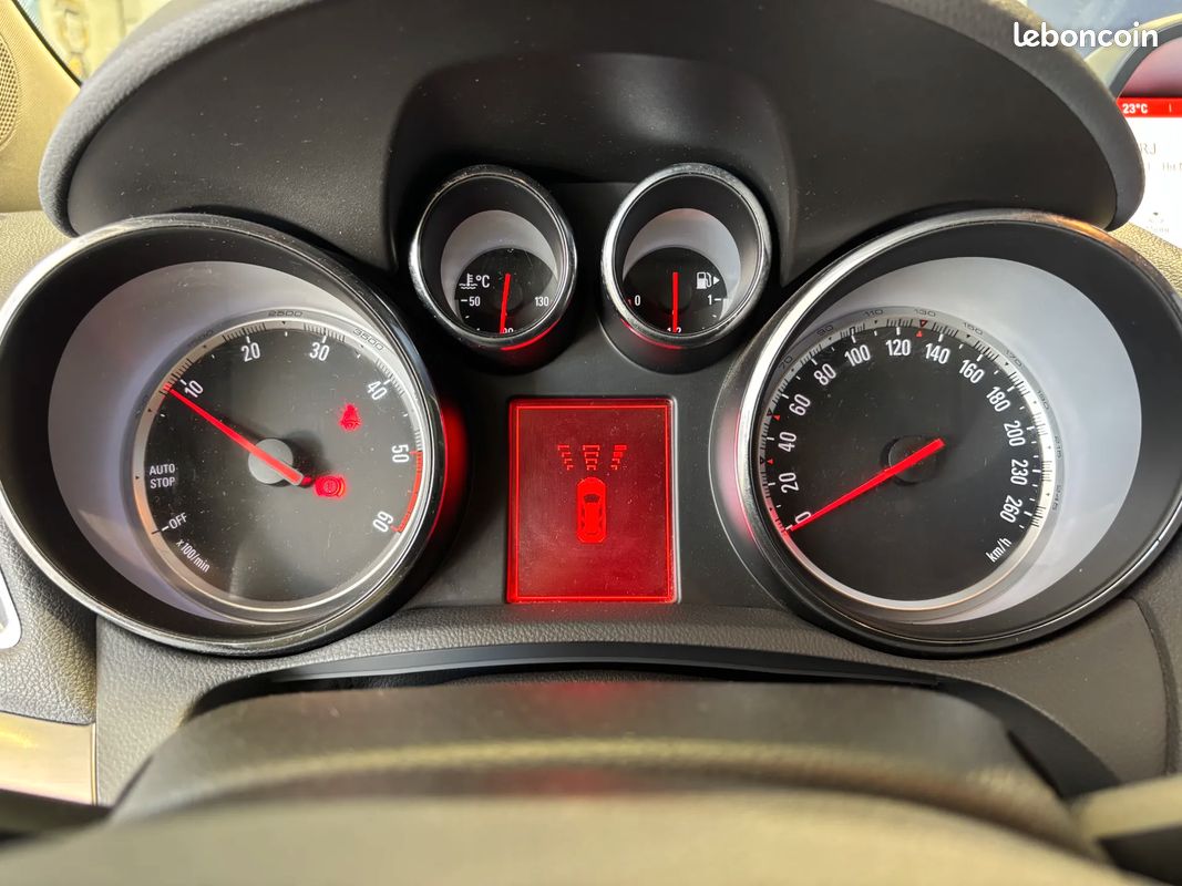 OPEL Mokka 1.7 D 130ch Pack Cosmo - 2014 - 103 500 km - Suivi complet - Faible kilométrage (image 12)